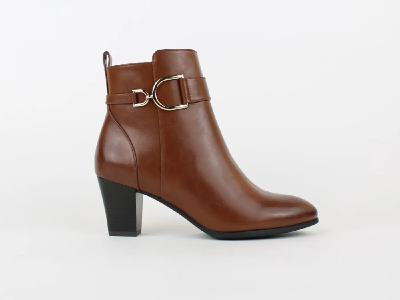 Botín camel, look de la semana